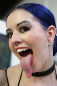 Genuine question for the long tongue lovers jpg x Long tongue