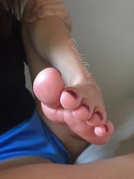 Worship pretty latina feet jpg x Sexy latina feet