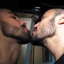 Easaatbaaaaaa bso ofmw jpg x Gay men kissing