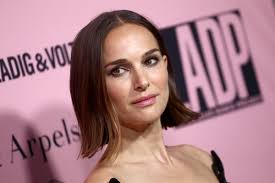 Natalie portman strips off in cheeky jpg x Natalie portman