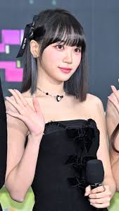 르세라핌 합성|르세라핌 컨셉 포토 속, 거대 미소녀는 누구?