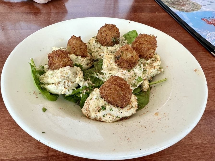 PEEWEE'S CRABCAKES by null