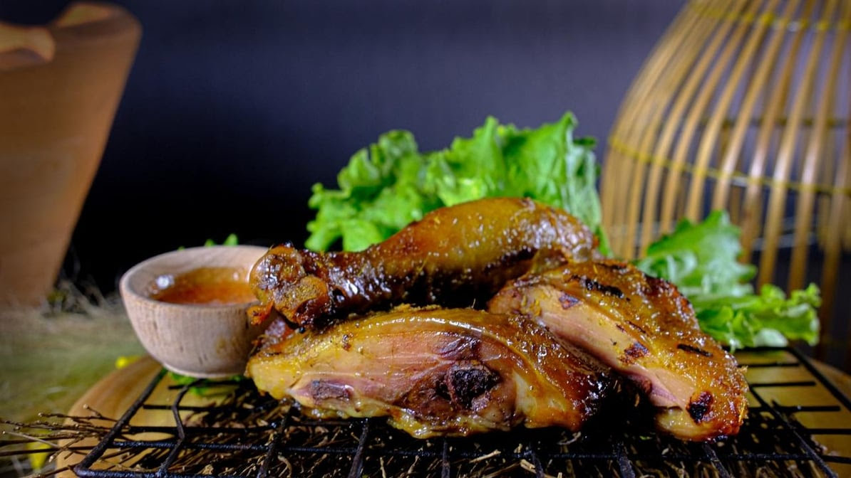 Saap Ver Damn Good! Thai street food by null