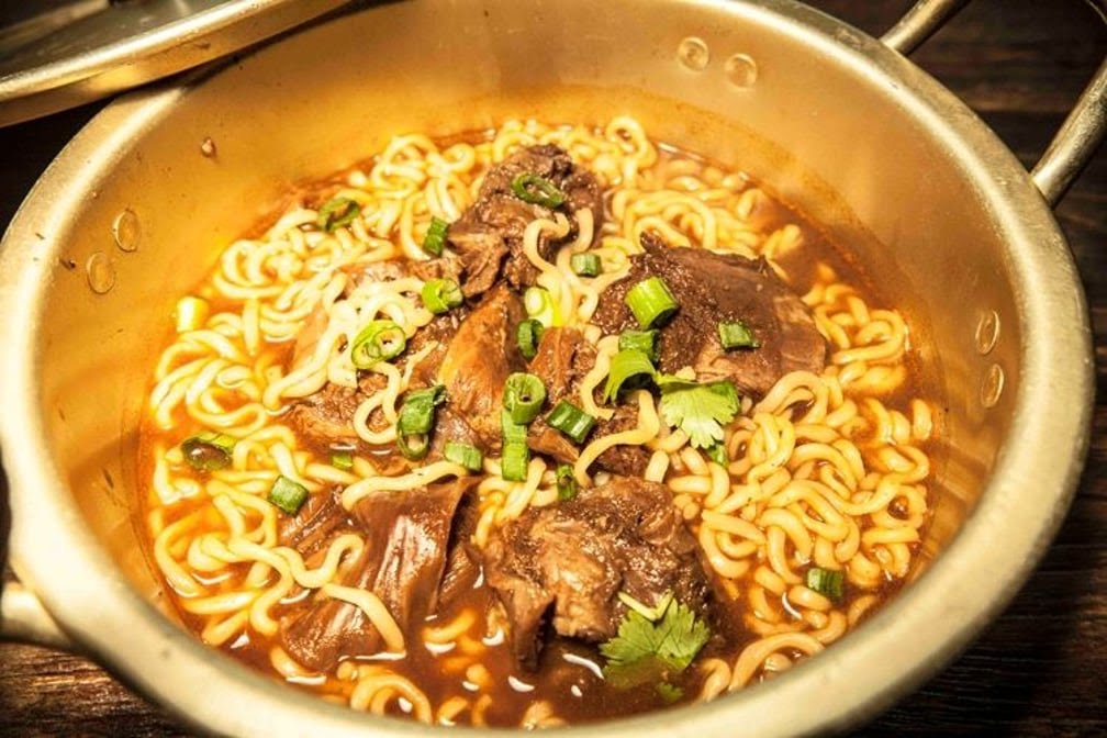 Ohho Noodles Market by null