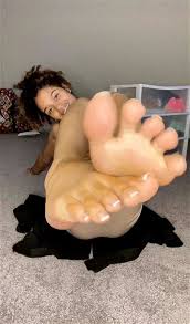 Easaatbaaaaaa yazdgwhhbxzzhth jpg x Naked girls feet