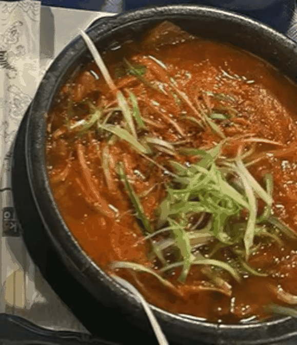 Narrow Street 512 by null