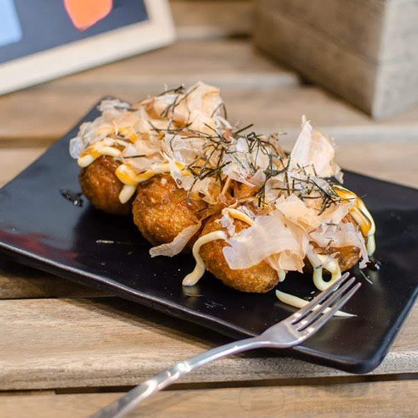 Crossing Bridge Rice Noodle Duluth 十秒到云南过桥米线 by null