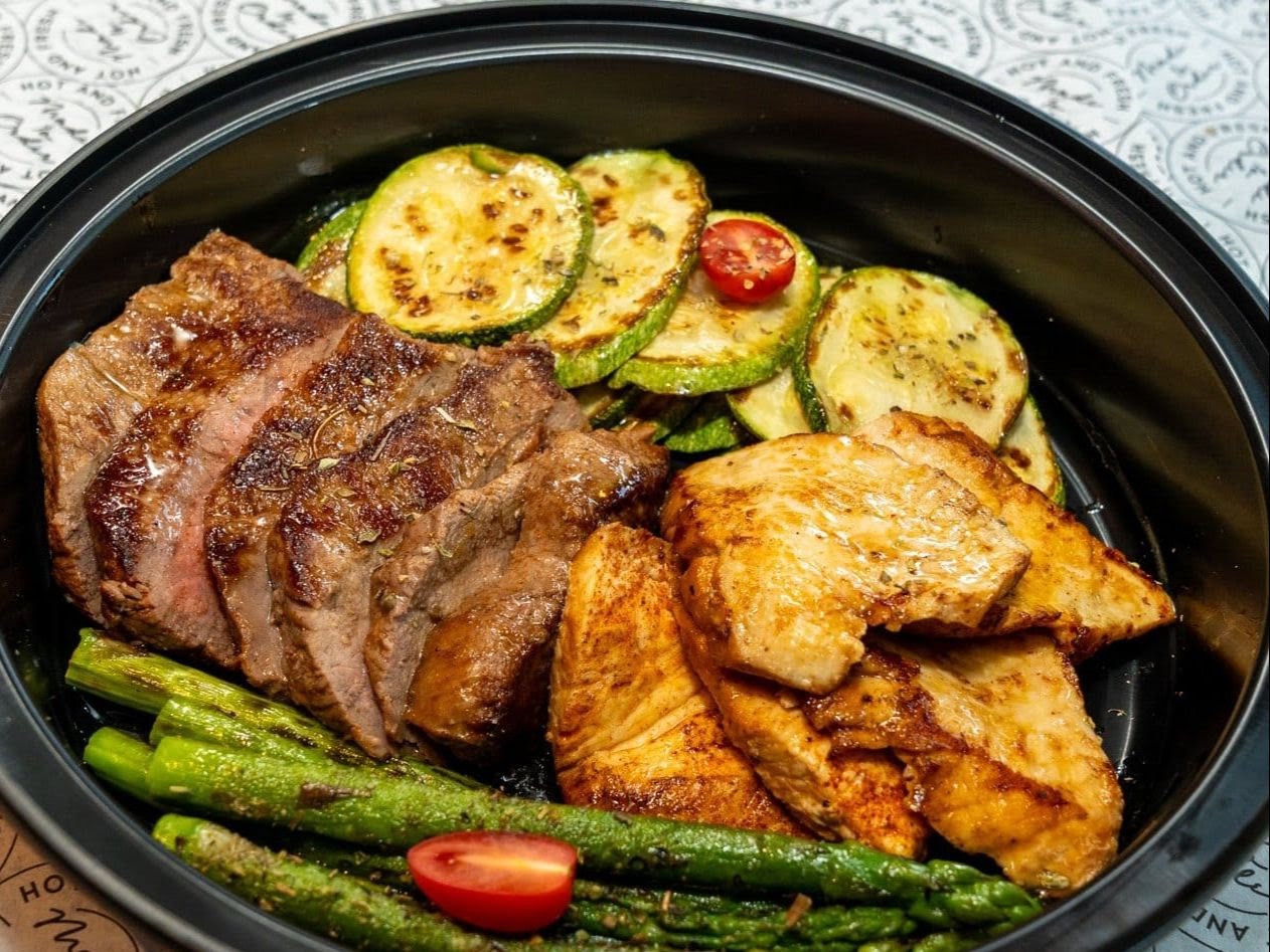 Grill and Greens by null