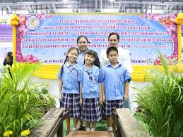 ประถม ใต้กระโปรง|เสียงที่เราไม่ได้ยิน : เมื่อรอยต่อวัยอนุบาล - ชั้นประถม เริ่มปริร้าว - The  101 World