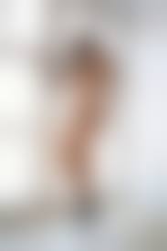 ・xusenet.com alt.binaries.pictures 21|Staci Carr Strips In Bed