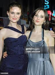 Los angeles california emily deschanel attends the premiere of apple shrinking jpg x Emily deschanel sexy