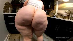 Fat lipstick gloves chubby pawg nude cleaning dishes created jpg x Bbw pawg