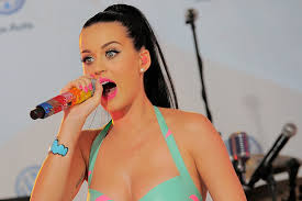 Katy perry performs this sex act on orlando bloom when he washes the dishes jpg x Katy perry sex tape