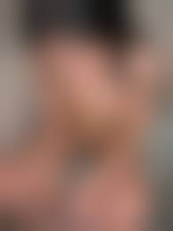 素人 貧乳妻|貧乳人妻の日常: 夫婦遊びやいたずら検証 | TikTok