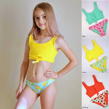 幼稚園　プール　裸девочки в купальниках|Купить Купальники с оборками для маленьких девочек, двухсекционные  купальные костюмы, укороченный топ на бретельках и плавки бикини с  цветочным принтом, быстросохнущие купальники, детский солнцезащитный  костюм, костюм танкини | Joom