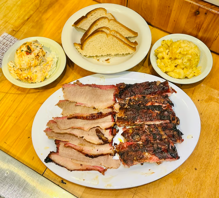 Everett and Jones Barbeque (at Graton Casino) by null