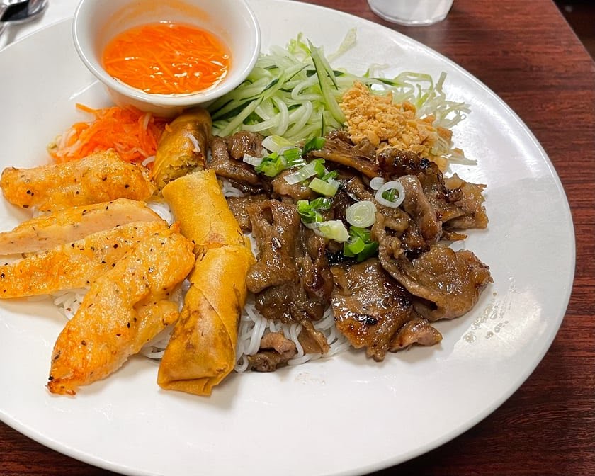 Pho BamBu by null