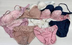 下着女装　百合子|