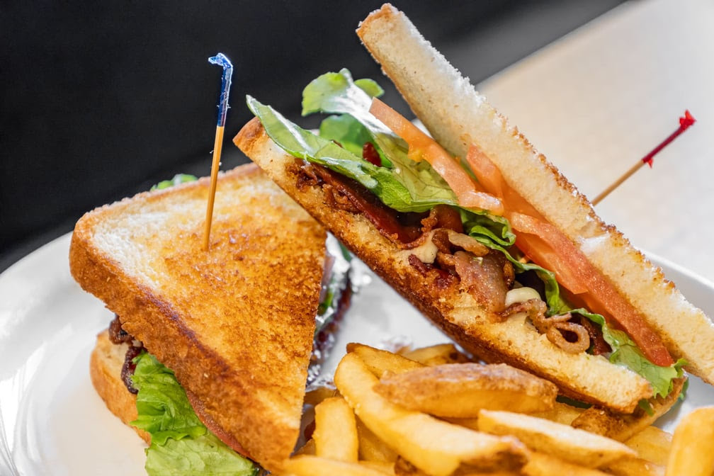 Syd's Fine Food and Spirits by null