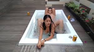 Baise humide et virile dans un jacuzzi jpg x Jacuzzi sex