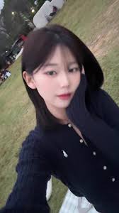 지인 합사|지인이나 연예인 합성해드려요 | 연예인, 몸매좋은 여자, 교복 패션
