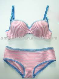 Ladies_underwear_set.jpg