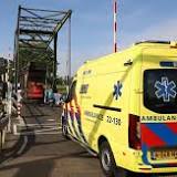 Fietser (77) overleden bij aanrijding met vrachtwagen bij brug in Keldonk