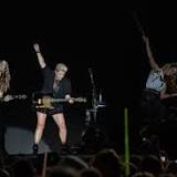 The Chicks End Indianapolis Concert After Just 30 Minutes: 'We Could Not Give You The Show You Deserved'