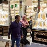 Gold price today dips as soaring dollar put pressure on yellow metal's demand