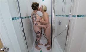Behind the scenes shower amateur lesbian porn inara stark peepingthom jpg 290x800 3d shower
