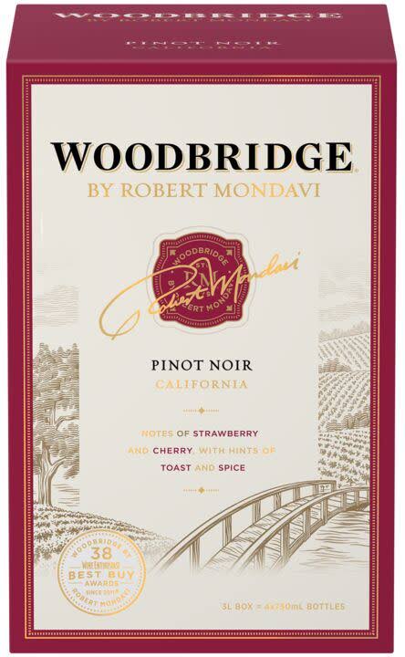 Woodbridge Pinot Noir, California - 4 pack, 750 ml bottles