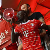 Sadio Mané strikes as Bayern Munich send message with rout of Frankfurt