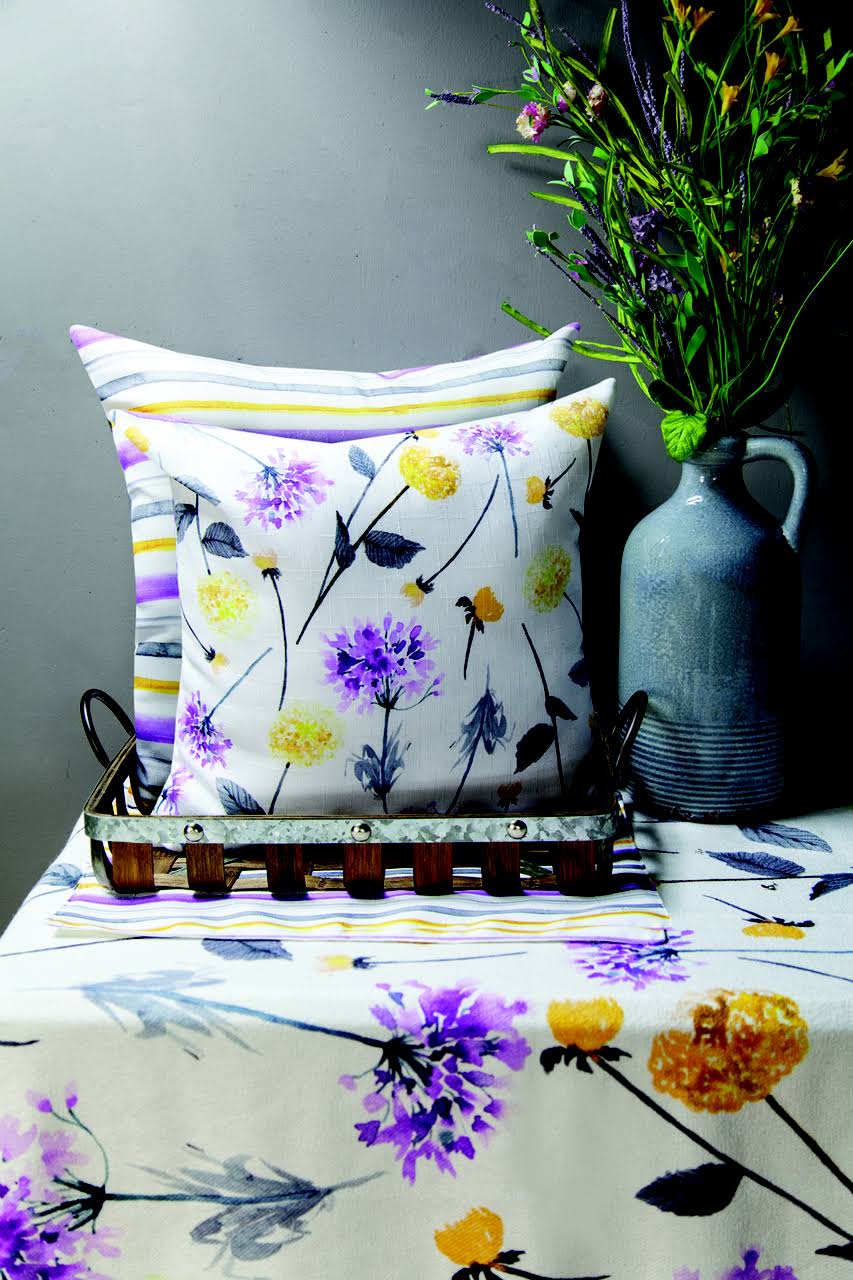 Manual Woodworkers and Weavers Agapanthus Flowers 18 x 18 Pillow
