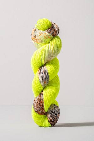 Urth Yarns Carmen Gusto Wool Hand Dyed Sock Merino Nylon Knitting Yarn 1401