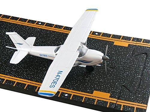 Hot Wings Cessna 172 Skyhawk Airplane Toy Model
