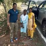 MS Dhoni gets treated by ayurvedic doctor from a village near Ranchi, pays Rs 40 for every dose