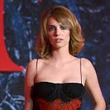 Maya Hawke "Wouldn't Exist" If Mom Uma Thurman Hadn't Been Able To Get A Safe Abortion When She Was A Teen