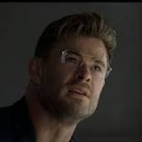 Chris Hemsworth Shines As The Corporate Boss of Your Nightmares in 'Spiderhead'
