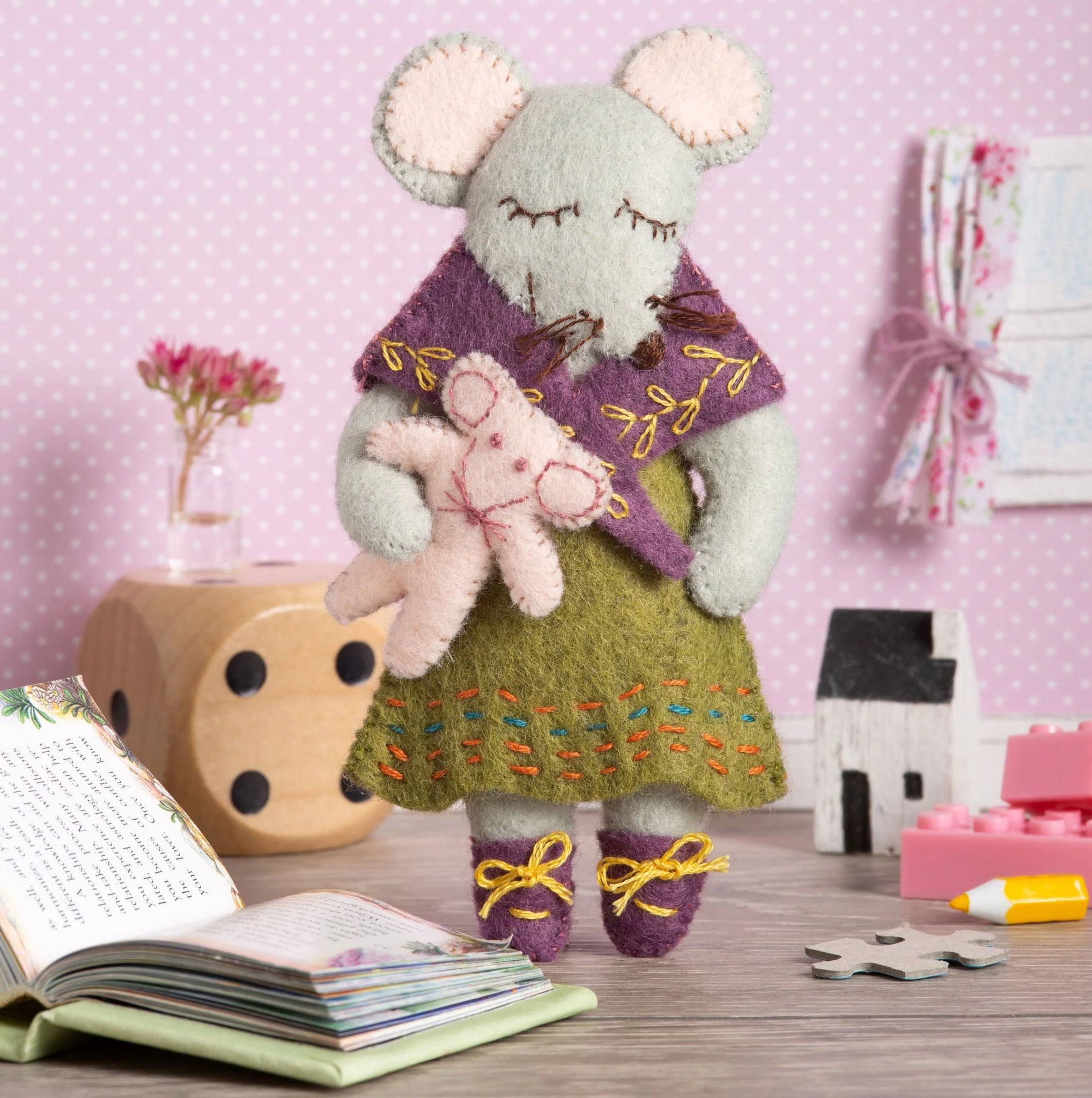 Corinne Lapierre Felt craft Kit - Little Miss Mouse