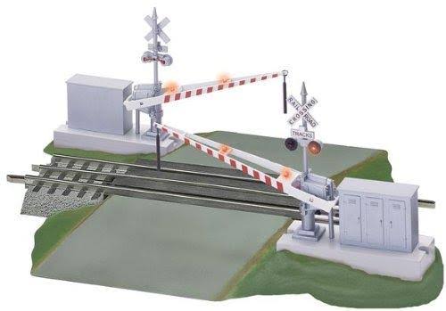 Lionel 612062 Fastrack Grade Crossing with Gates and Flashers O Scale