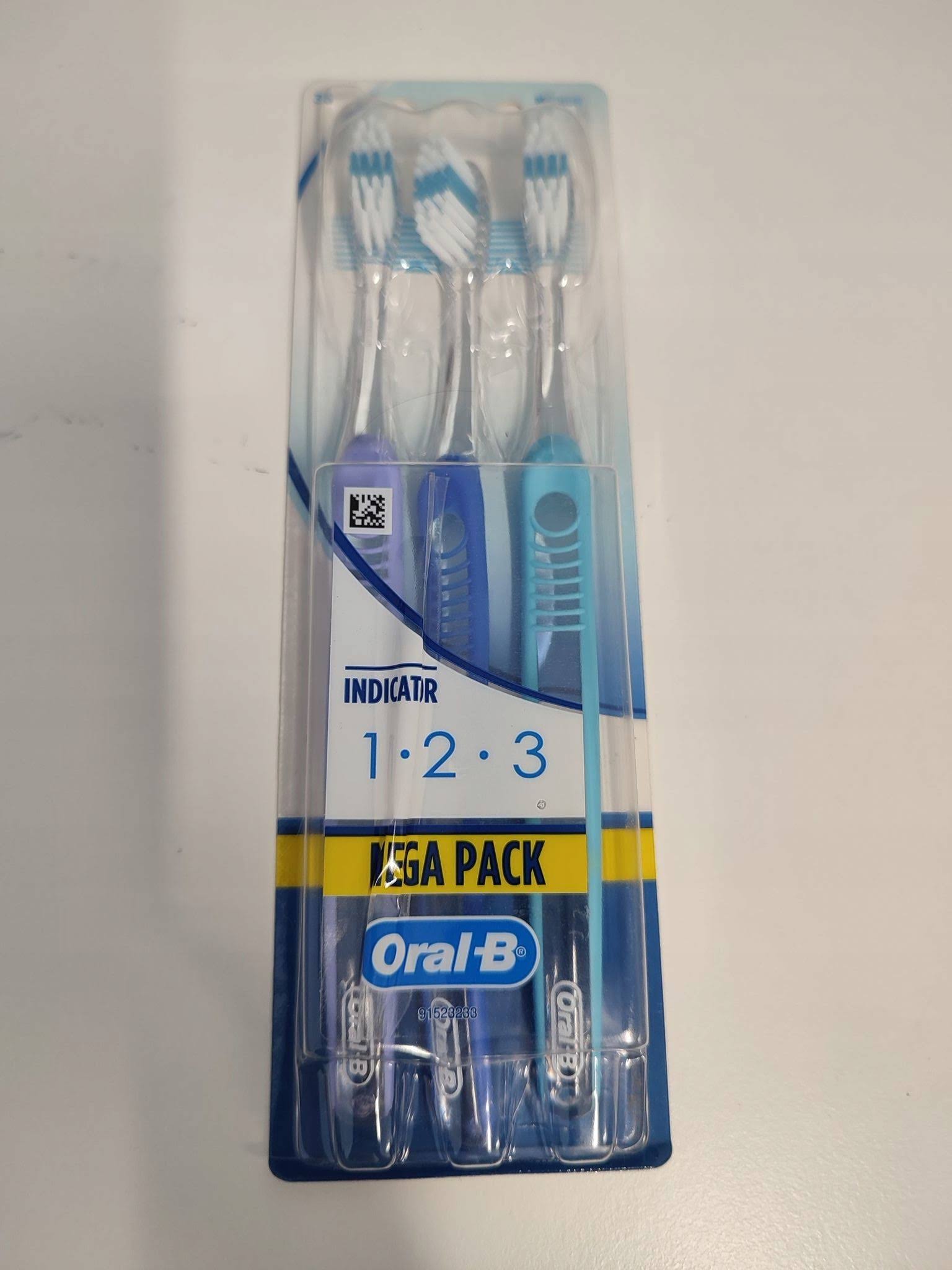 Oral-B Indicator 35 Toothbrush Triple Pack