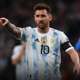 The hard blow Messi receives from a teammate two months before the World Cup