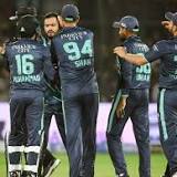 England fall just short despite Liam Dawson's late heroics... as Pakistan claim dramatic three-run victory to level the ...