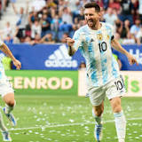 Lionel Messi reaches this career milestone, Fans' reaction prove that he is called legend for a reason
