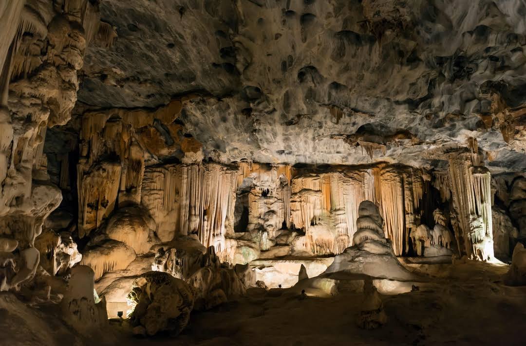 Cango Caves image