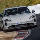 Porsche pakt Nürburgring-record terug van Tesla, en het is boeiend om te zien hoe ze dat doen