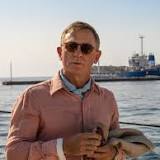 'Glass Onion: A Knives Out Mystery': Daniel Craig Is Back on the Case