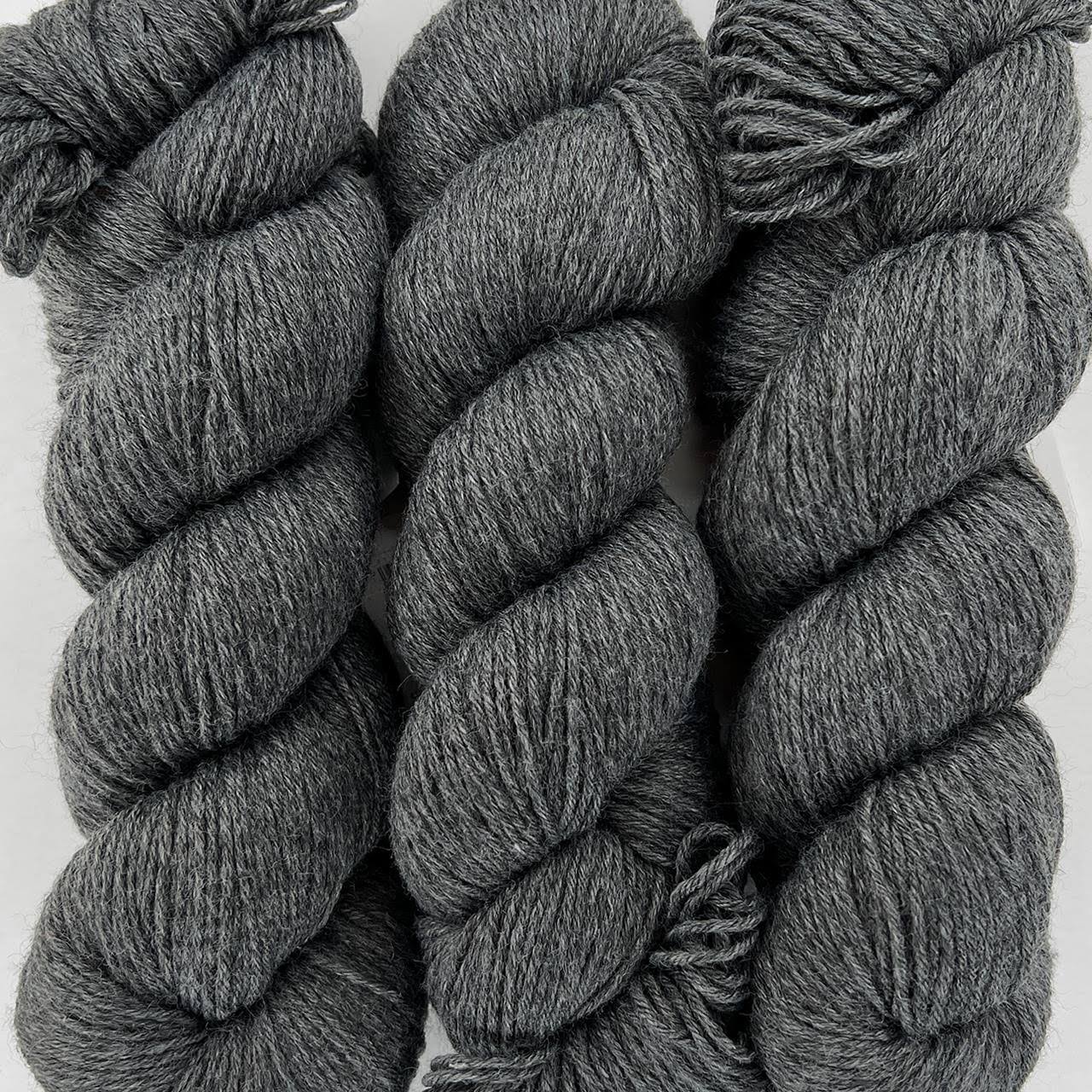 Cascade Yarns Heritage 6 - Charcoal (5631) 100g (3.5oz) 75% Merino Wool 25% Nylon